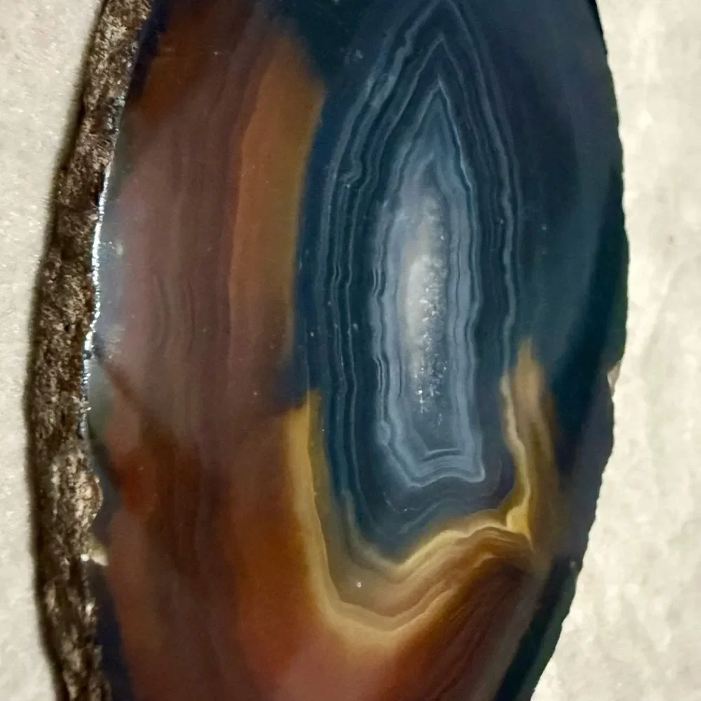 Brown Black Polished Agate Slice – Natural Crystal Display Stone 4.75”